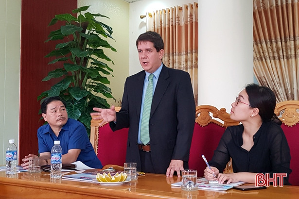 Hội Nhà báo Cuba trao đổi kinh nghiệm truyền thông với Báo Hà Tĩnh