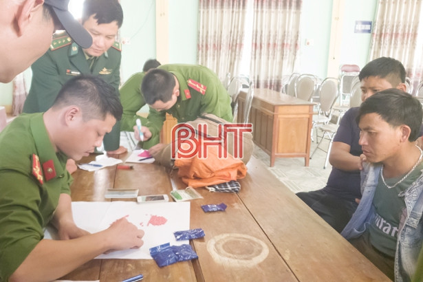 Bắt đối tượng mua bán hơn 1.000 viên và 40g ma túy