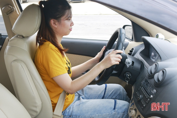 Người học lái xe ô tô sẽ được “chăm sóc” kỹ bằng thiết bị giám sát