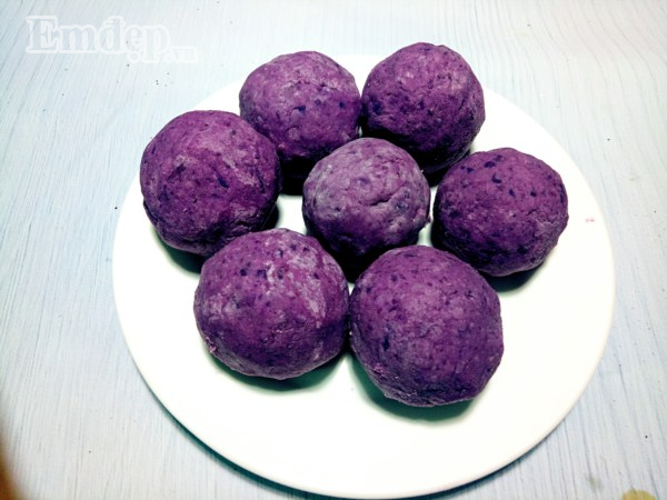 Bánh khoai lang tím bọc sữa ngậy thơm, ăn một lần là nhớ cả đời