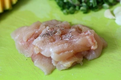 Khéo tay làm món bí đỏ xào thịt gà ngọt thơm cho bữa tối