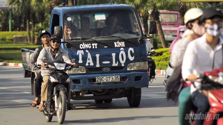 5 tinh huong nguy hiem xe may nen tranh