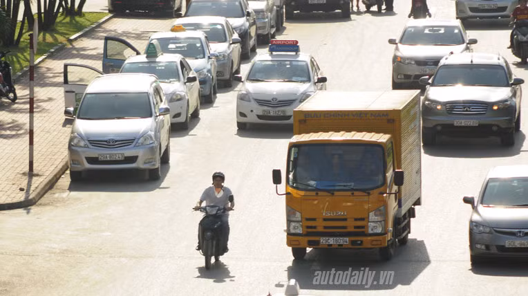 5 tinh huong nguy hiem xe may nen tranh