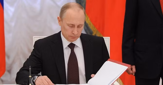 ong putin sa thai 16 tuong tai cac bo quan trong