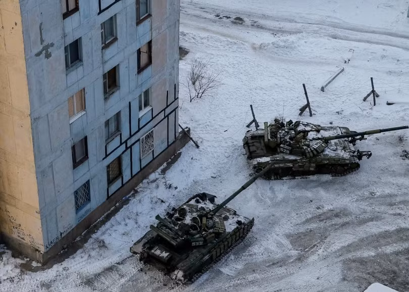 photo ben trong vung chien su cang thang o mien dong ukraine