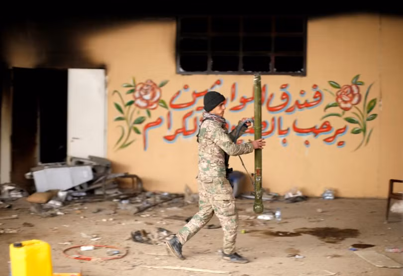 photo khach san 5 sao o mosul hoang tan sau khi bi is chiem dong