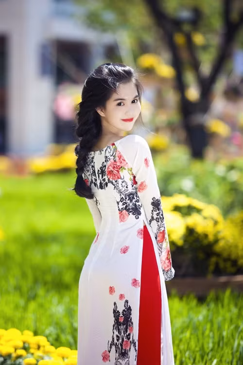 muon chup anh ao dai ngay xuan them ruc ro hay nho ket hop nhung kieu toc sau