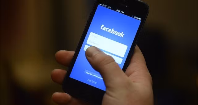 facebook ap dung cong nghe khoi phuc mat khau uy quyen la lam