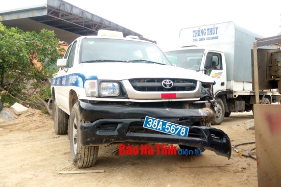 "Xe điên" lách trạm cân, vượt trạm thu phí, đâm vào xe CSGT ảnh 1