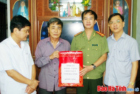 Hà Tĩnh tặng 5.173 suất quà cho đối tượng chính sách, người có công ảnh 1
