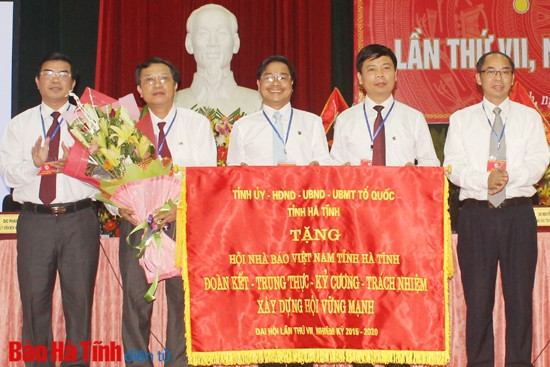 Đổi mới, nâng cao chất lượng, hiệu quả hoạt động của Hội Nhà báo Hà Tĩnh ảnh 9 Đổi mới, nâng cao chất lượng, hiệu quả hoạt động của Hội Nhà báo Hà Tĩnh ảnh 9