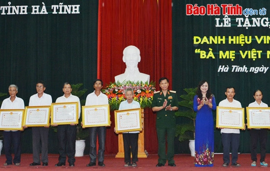 Tặng, truy tặng danh hiệu “Bà mẹ Việt Nam anh hùng” cho 160 mẹ ảnh 4 Tặng, truy tặng danh hiệu “Bà mẹ Việt Nam anh hùng” cho 160 mẹ ảnh 4