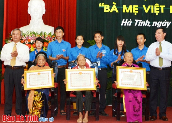 Tặng, truy tặng danh hiệu “Bà mẹ Việt Nam anh hùng” cho 160 mẹ ảnh 3 Tặng, truy tặng danh hiệu “Bà mẹ Việt Nam anh hùng” cho 160 mẹ ảnh 3