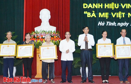 Tặng, truy tặng danh hiệu “Bà mẹ Việt Nam anh hùng” cho 160 mẹ ảnh 5 Tặng, truy tặng danh hiệu “Bà mẹ Việt Nam anh hùng” cho 160 mẹ ảnh 5