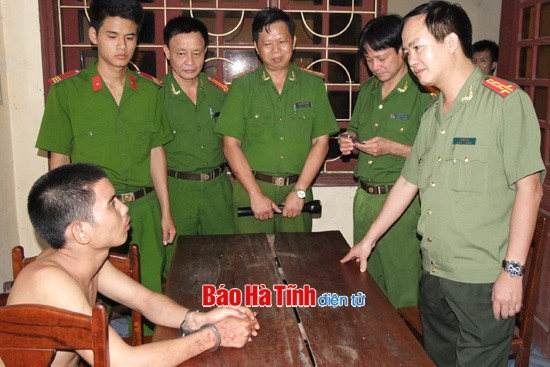 "Ngáo đá", quậy phá bệnh viện rồi đâm chí mạng bạn nhậu ảnh 1