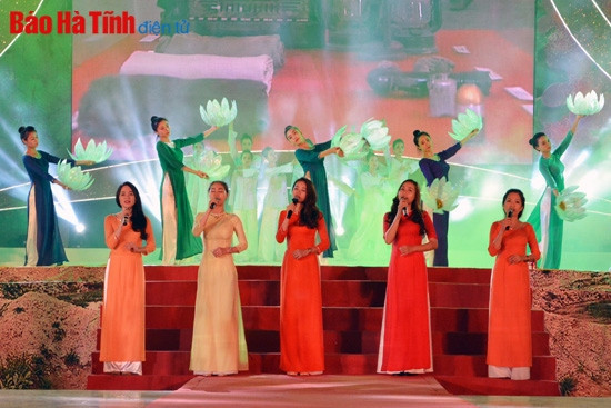 Đặc sắc Chương trình nghệ thuật "Đồng Lộc - Cõi thiêng bất tử" ảnh 13 Đặc sắc Chương trình nghệ thuật "Đồng Lộc - Cõi thiêng bất tử" ảnh 13