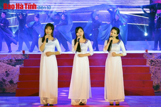 Đặc sắc Chương trình nghệ thuật "Đồng Lộc - Cõi thiêng bất tử" ảnh 12 Đặc sắc Chương trình nghệ thuật "Đồng Lộc - Cõi thiêng bất tử" ảnh 12