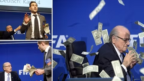 Blatter bất ngờ trước hành động của Lee Nelson