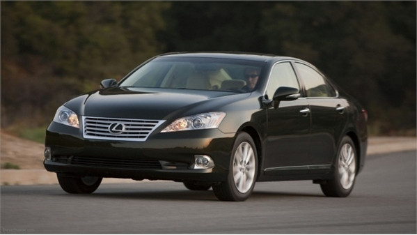Một chiếc Lexus ES 2009.