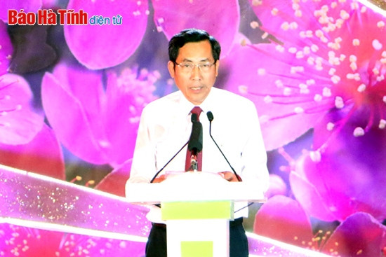 Tổng biên tập Báo Nhân dân Thuận Hữu phát biểu khai mạc chương trình Tổng biên tập Báo Nhân dân Thuận Hữu phát biểu khai mạc chương trình