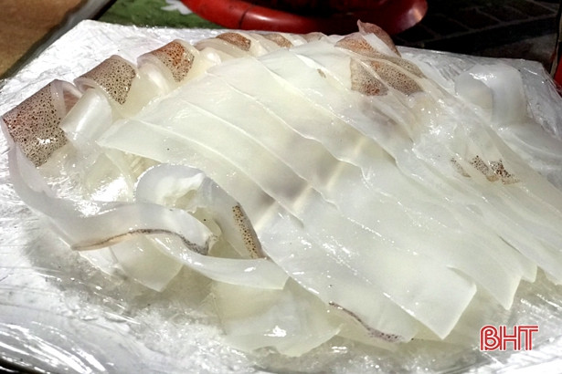 Về Hà Tĩnh không quên “Mực nhảy Vũng Áng”