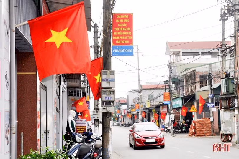 Hà Tĩnh rợp cờ hoa mừng ngày hội thống nhất non sông