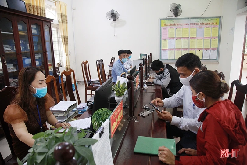 Người dân Hà Tĩnh hình thành thói quen mới khi ra khỏi nhà