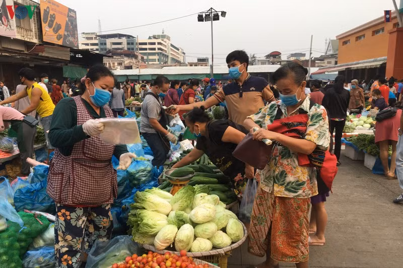 Lào nới lỏng một số quy định phòng, chống dịch Covid-19