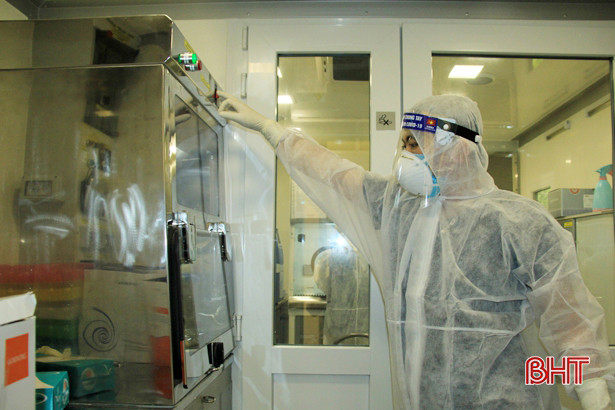 Xét nghiệm dịch tễ cho 600 cán bộ, chiến sỹ Biên phòng Hà Tĩnh