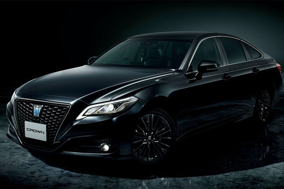 Toyota trình làng Crown bản đặc biệt 65 năm
