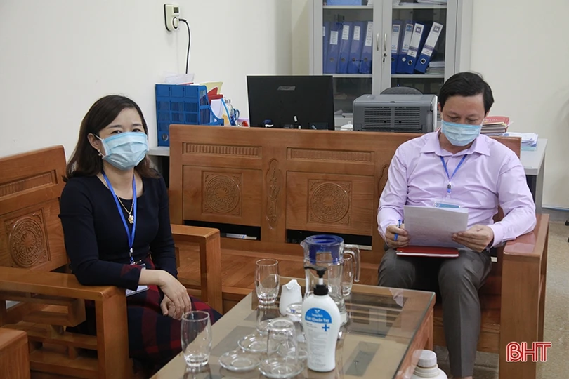 Người dân Hà Tĩnh hình thành thói quen mới khi ra khỏi nhà