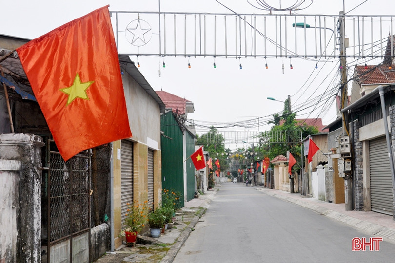 Hà Tĩnh rợp cờ hoa mừng ngày hội thống nhất non sông