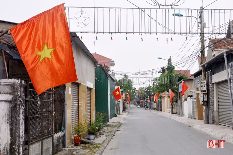 Hà Tĩnh rợp cờ hoa mừng ngày hội thống nhất non sông