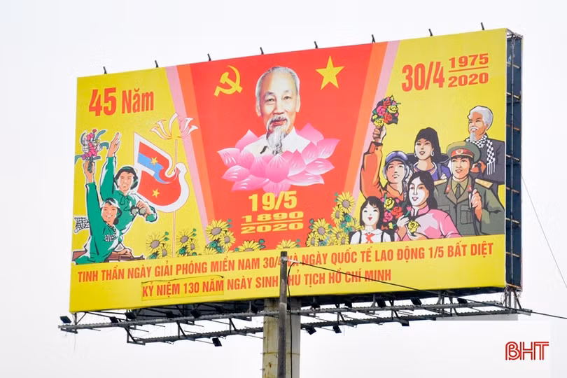 Hà Tĩnh rợp cờ hoa mừng ngày hội thống nhất non sông