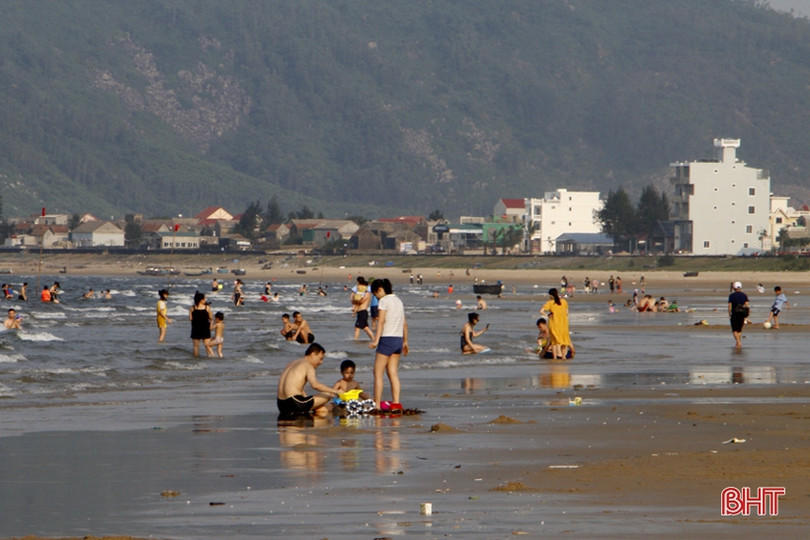 Du lịch biển Hà Tĩnh chiếm 70% du khách trong dịp lễ 30/4, 1/5