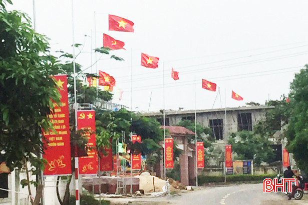 Nông dân Hà Tĩnh “gác lễ”, nô nức xây công trình chào mừng đại hội Đảng