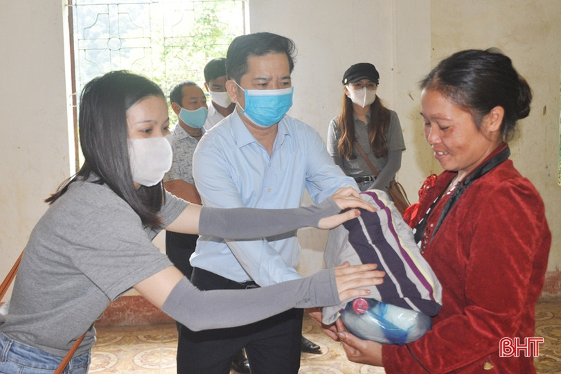 “Siêu thị hạnh phúc 0 đồng” phục vụ đồng bào dân tộc Chứt ở Hà Tĩnh 