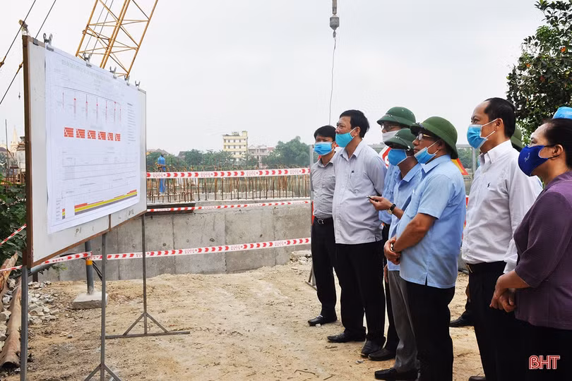 Đẩy nhanh tiến độ thi công cầu Thọ Tường, GPMB đường cao tốc Bắc - Nam