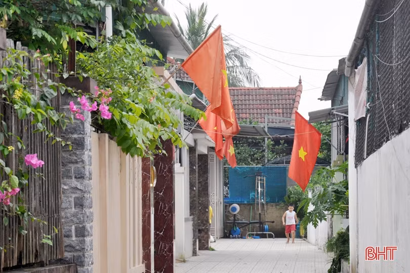 Hà Tĩnh rợp cờ hoa mừng ngày hội thống nhất non sông