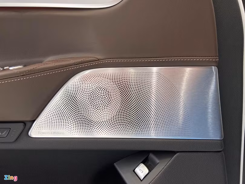 Chi tiết BMW 740Li Pure Excellence giá 6,3 tỷ tại Việt Nam