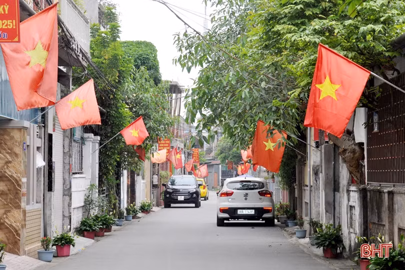 Hà Tĩnh rợp cờ hoa mừng ngày hội thống nhất non sông