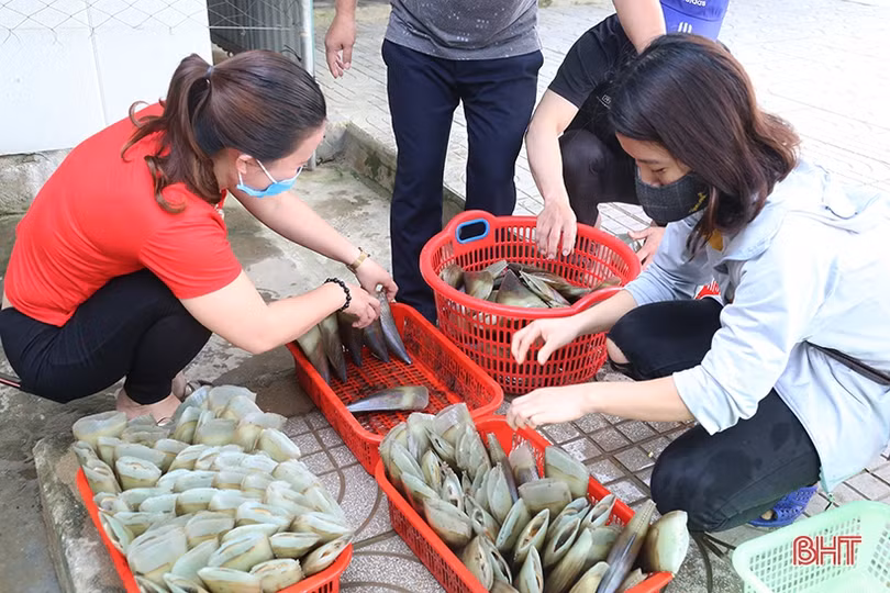 Biển Hà Tĩnh hấp dẫn ngay ngày đầu nghỉ lễ