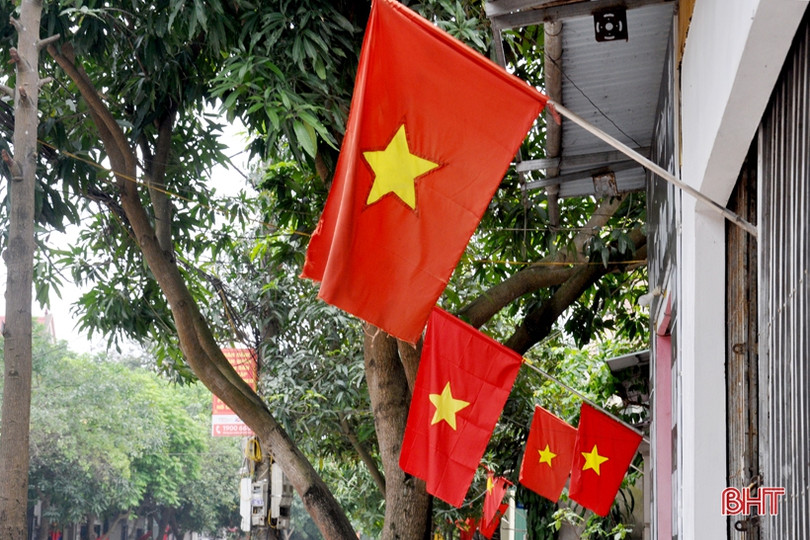 Hà Tĩnh rợp cờ hoa mừng ngày hội thống nhất non sông