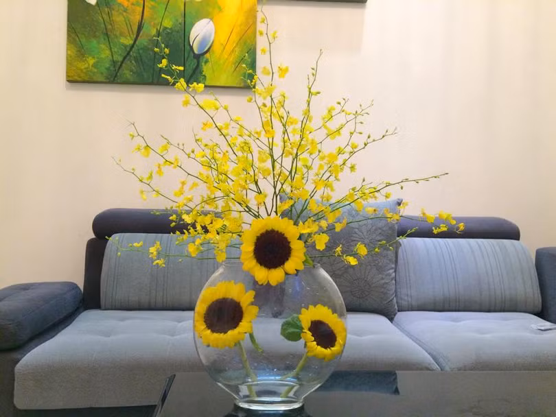 Những bình hoa duyên dáng khoe sắc trong tổ ấm của mẹ đảm Hà Thành