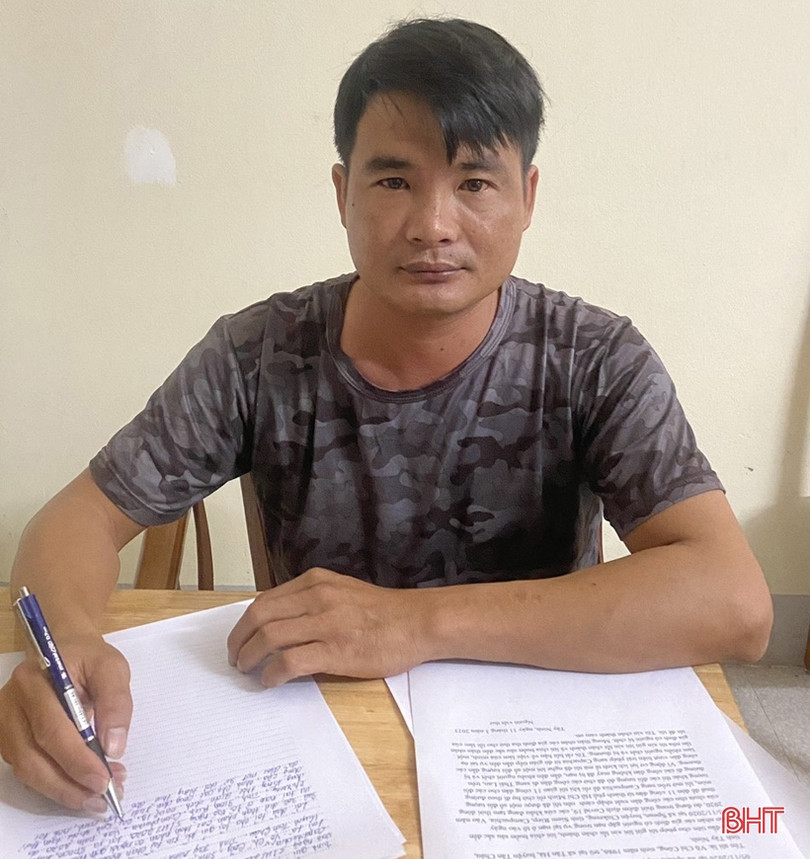 Vận động thành công đối tượng bỏ trốn ra nước ngoài về Hà Tĩnh đầu thú