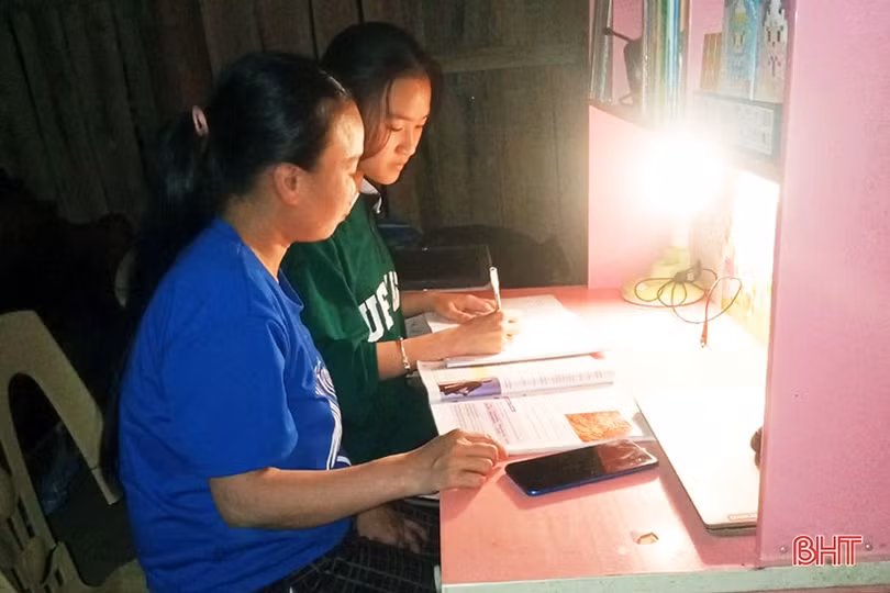 Lan tỏa phong trào cùng con học bài của chị em phụ nữ Hương Khê