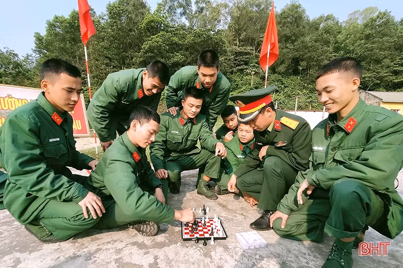 Gần gũi, thân tình giúp tân binh Hà Tĩnh yên tâm rèn luyện