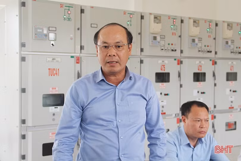 Đoàn ĐBQH Hà Tĩnh và Thường trực HĐND tỉnh giám sát tại các nhà máy điện mặt trời ở Cẩm Xuyên