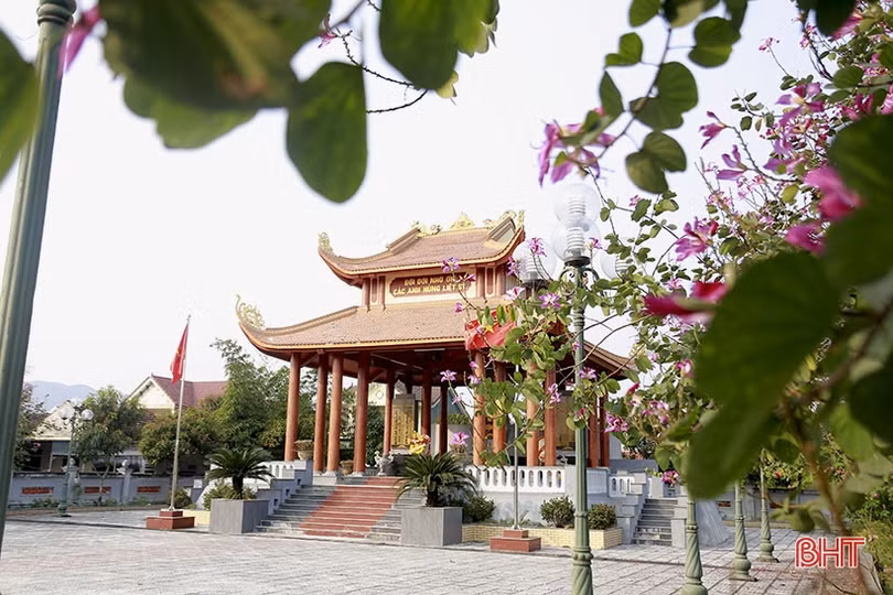 Vẻ đẹp của hoa ban trên cung đường dẫn tới Hoan Châu đệ nhất danh lam 