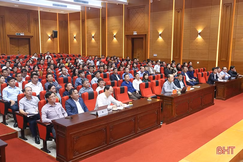 Giáo sư Nhật Bản trao đổi về sản xuất nông nghiệp hữu cơ tại Hà Tĩnh